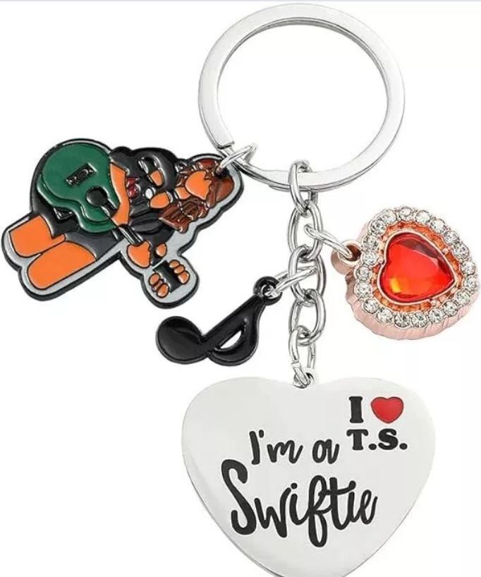 I’m a Swiftie Keychain With Heart Pendant, Icon Pendant  and Music Charm